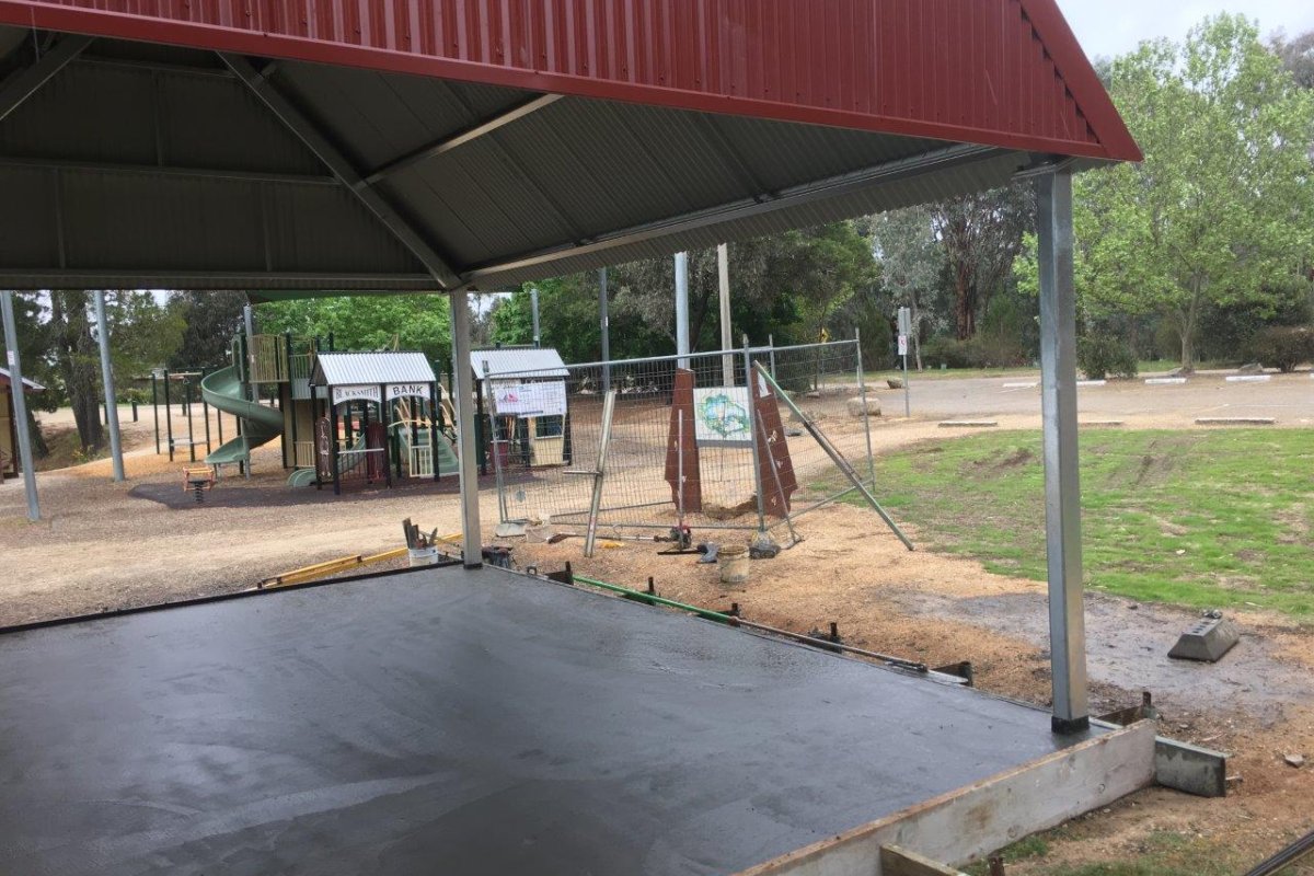 Beechworth Picnic Shelter