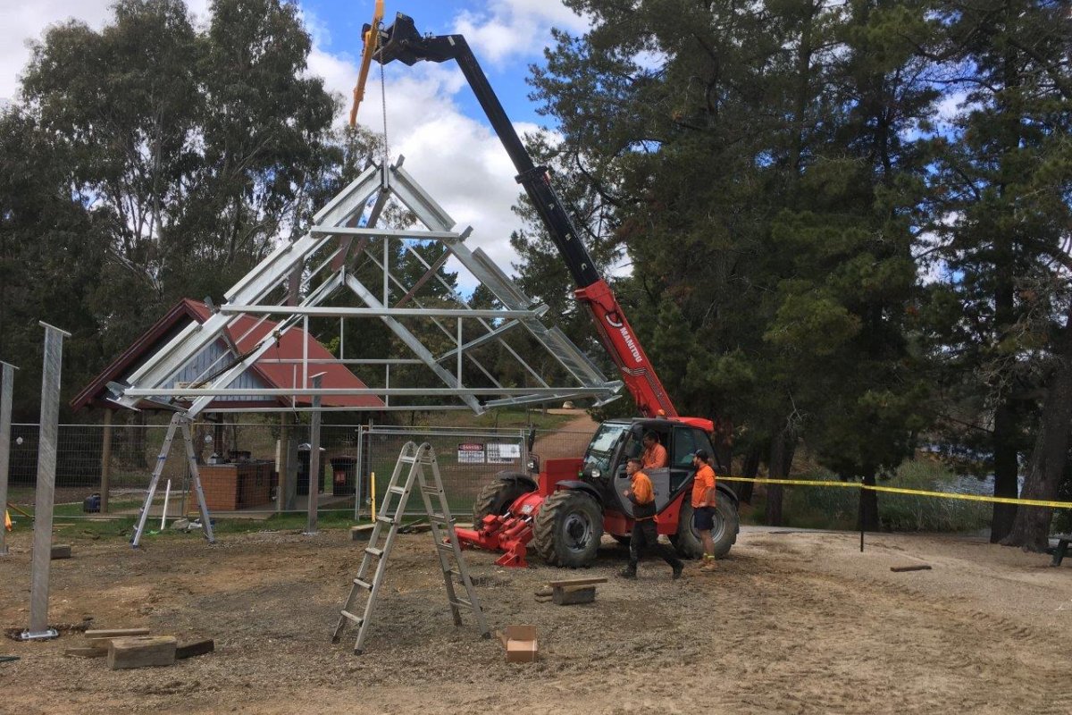 Beechworth Picnic Shelter